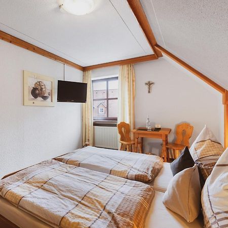 Fremden- Und Monteurzimmer "Zum Ochsen" Flieden Eksteriør bilde